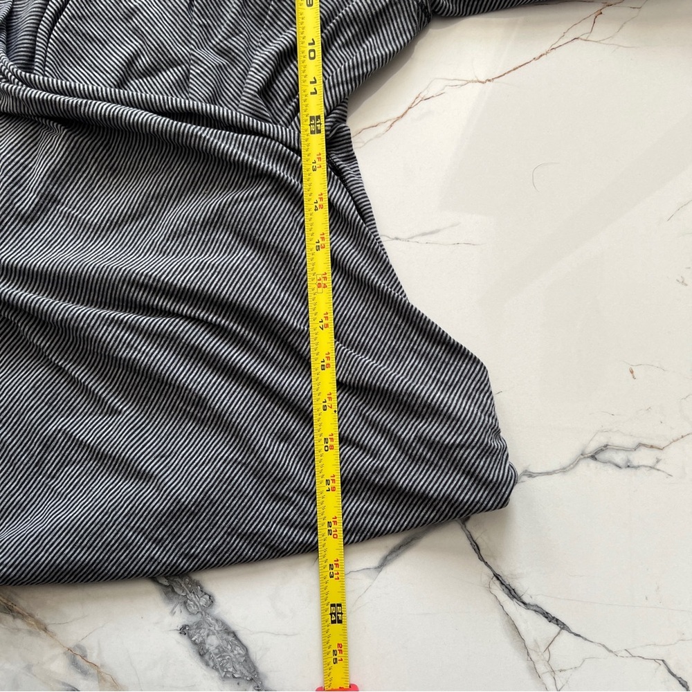 Lululemon Radiant Tonka striped long sleeve -Likely a size 6 - Picture 10 of 10